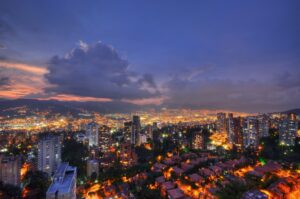 Ibukota Indonesia: IKN atau Jakarta?